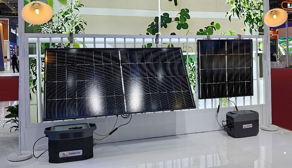 SNEC Exhibition Highlights | EGing Photovoltaic Breaks Boundaries with Triple Advancements: Technological Iteration, Scenario Implementation, and International Accolades